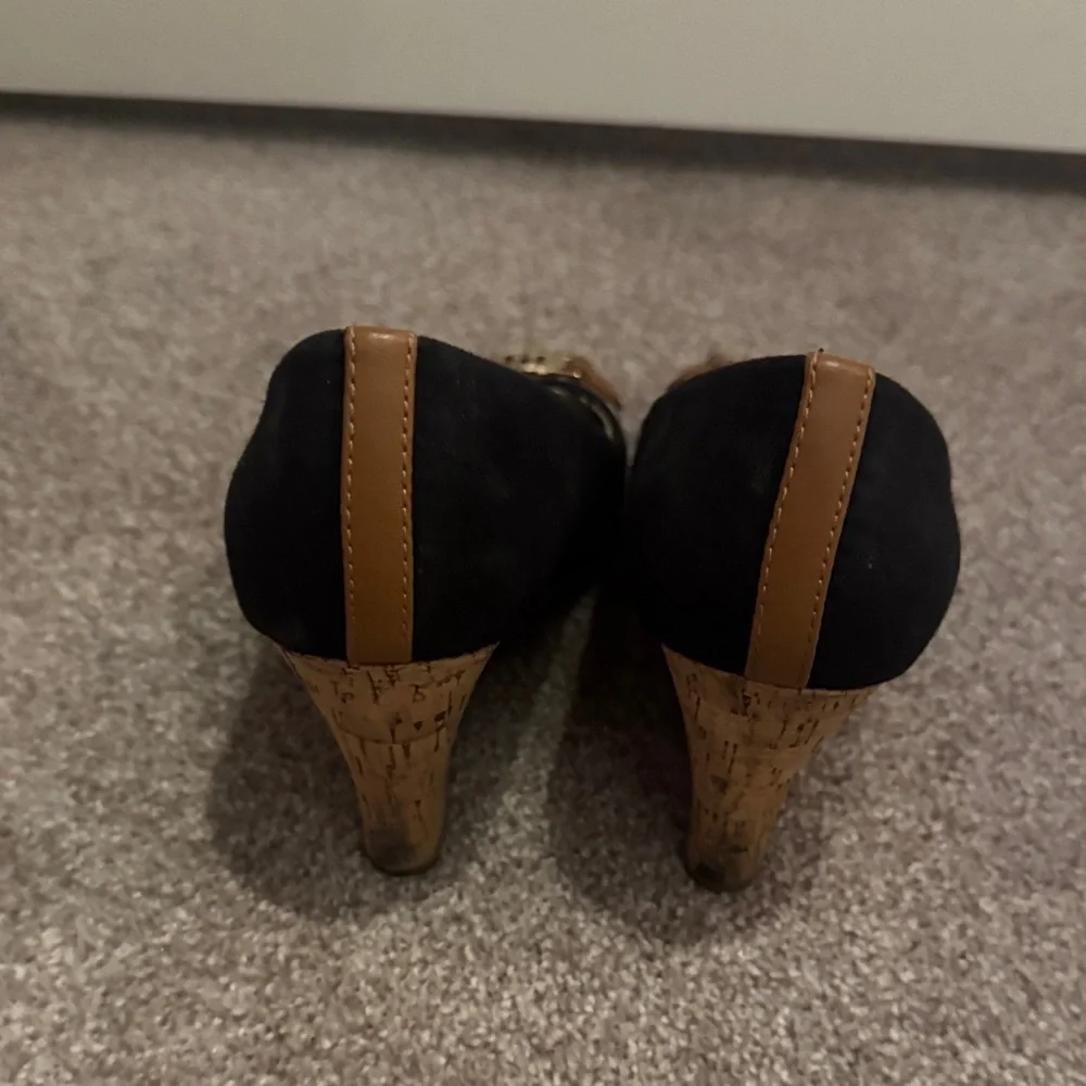 Tommy Hilfiger Black and Tan Wedges